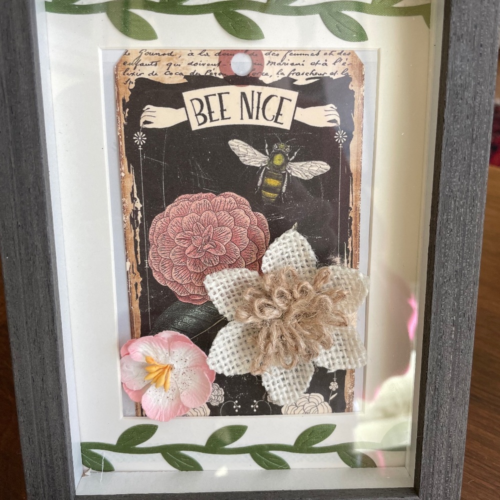 Shadow Box 3 dimensional floral/nature theme framed collage - 5 x 7" - Picture 3 of 9